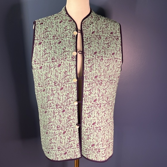 Orvis Women's REVERSIBLE quilted vest, size M, 2 patterns, mini print & patches - Picture 9 of 14